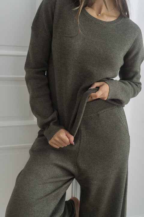 clove sweater