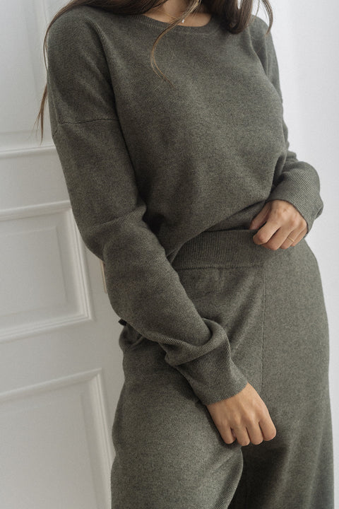 clove sweater