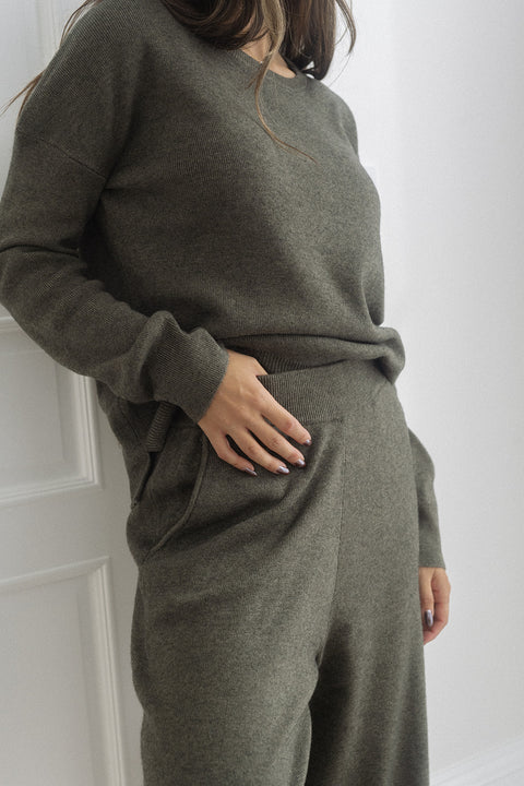 clove sweater