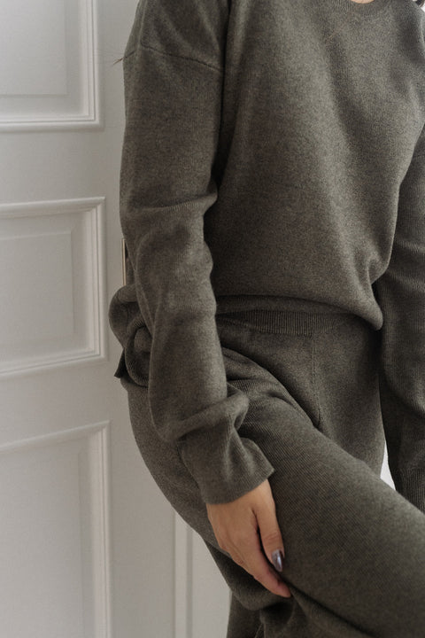 clove sweater
