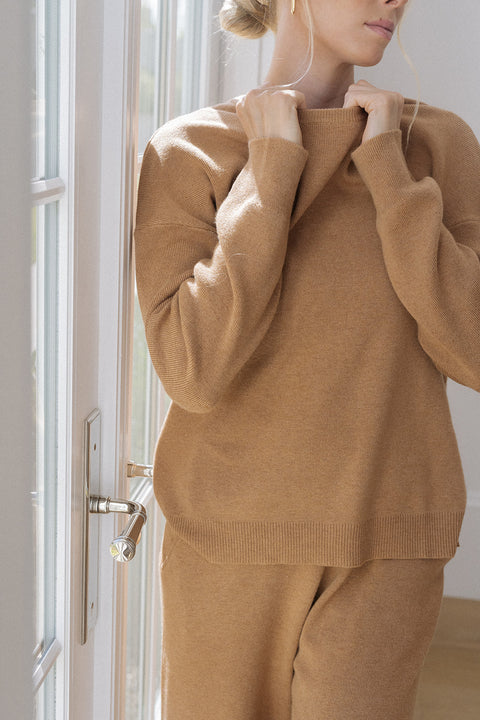 clove sweater